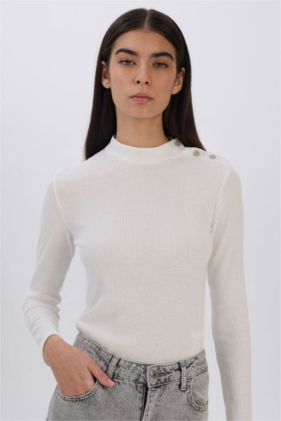 تيشيرت كم طويل مضلع سليم فيت برقبة عالية