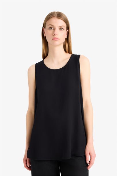 Fall in Love Regular Fit Round Neck Sleeveless Black Beach Top