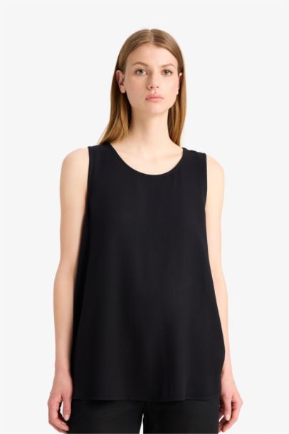 Fall in Love Regular Fit Round Neck Sleeveless Black Beach Top