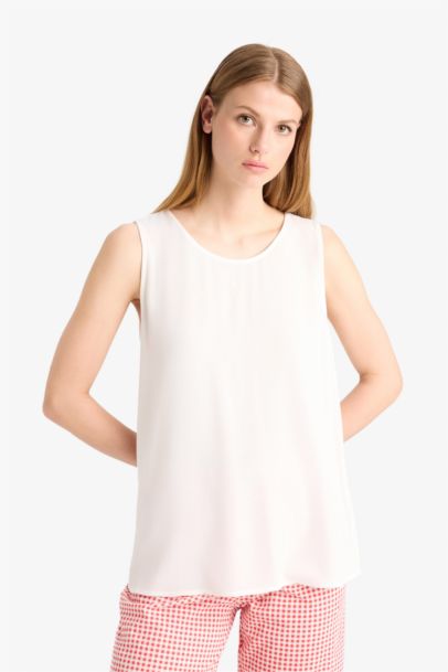 Fall in Love Round Neck White Beach Top