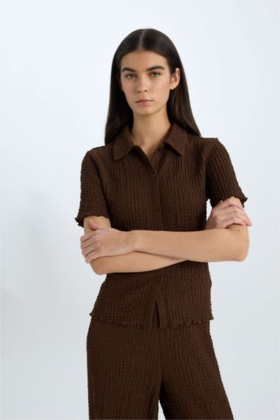 Рубашка slim fit с воротником поло, облегающая, с коротким рукавом