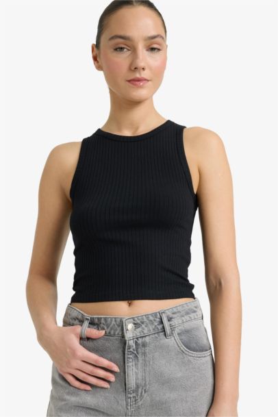 Slim Fit Camisole Crew Neck Tank Top