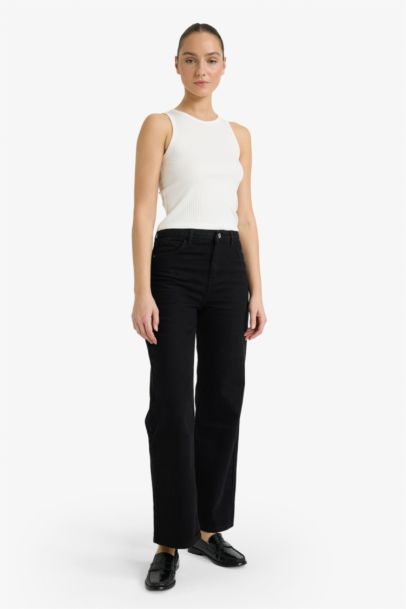 Slim Fit Camisole Crew Neck Tank Top