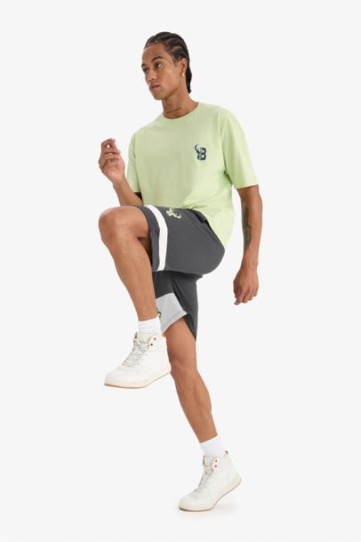 NBA Milwaukee Bucks Standart Fit Kısa Paça Şort