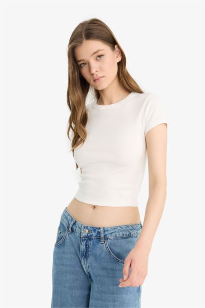 تيشيرت نص ردن مضلع مخصر