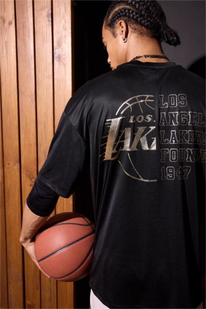 تيشيرت اوفر سايز برقبة مستديرة من لوس أنجلوس ليكرز أسود