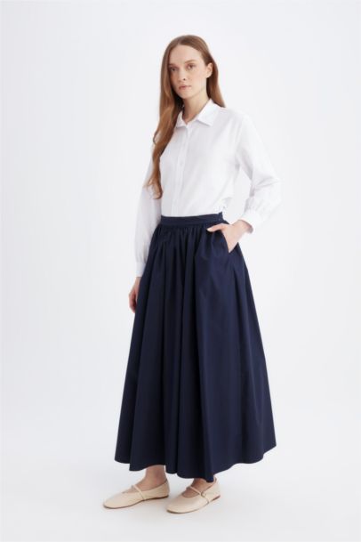 A Cut Zippered Waist Basic Poplin Fabric Maxi Skirt