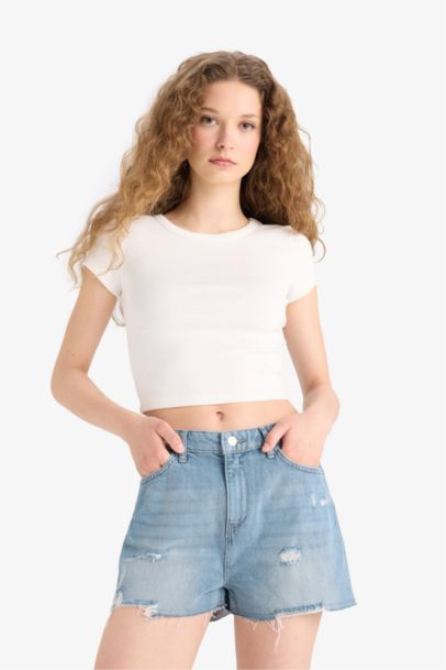 Yüksek Bel Yırtık Detaylı Jean Şort