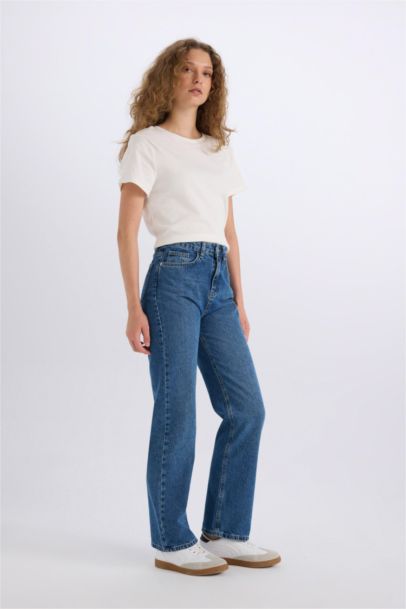 Straight Fit High Waist Ankle Length Washed Jeans