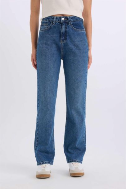 Straight Fit High Waist Ankle Length Washed Jeans