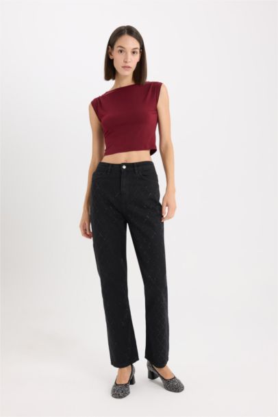 سروال جينز بخصر عالي و قصة مستقيمة