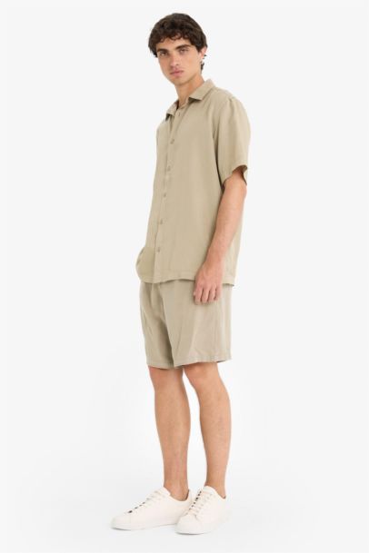 شورت برمودا قصة مريحة بثلاثة جيوب