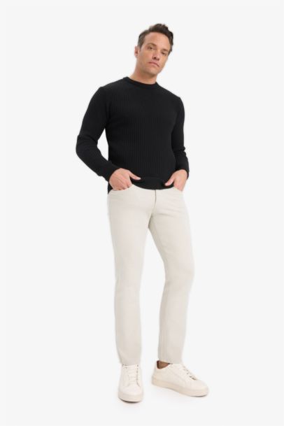 Standard Fit Crew Neck Knitwear Pullover