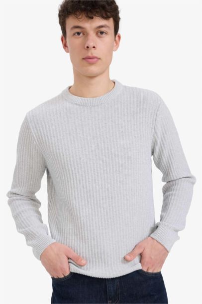 Standart Fit Bisiklet Yaka Basic Dokulu Triko Kazak