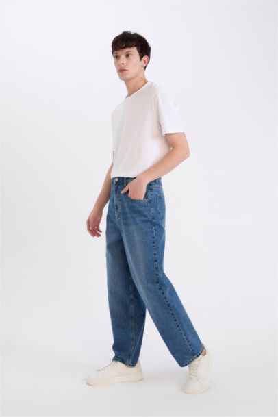 بنطلون جينز باجي فيت برجل واسع وايد ليج