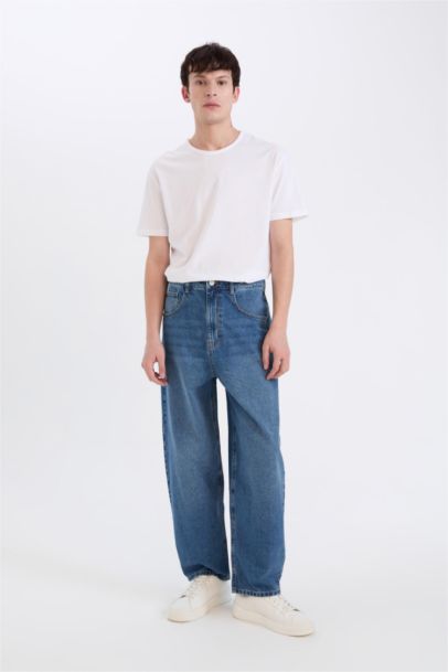 بنطلون جينز باجي فيت برجل واسع وايد ليج