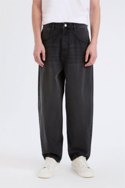 بنطلون جينز باجي فيت برجل واسع وايد ليج