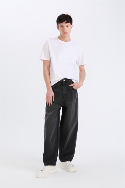 بنطلون جينز باجي فيت برجل واسع وايد ليج