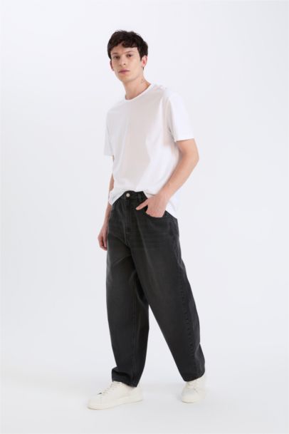 بنطلون جينز باجي فيت برجل واسع وايد ليج