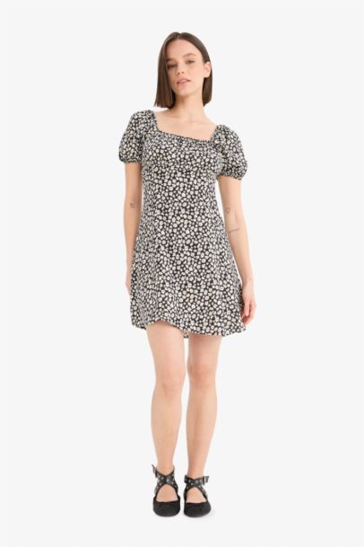 Mini Robe fleurie à col carré en viscose