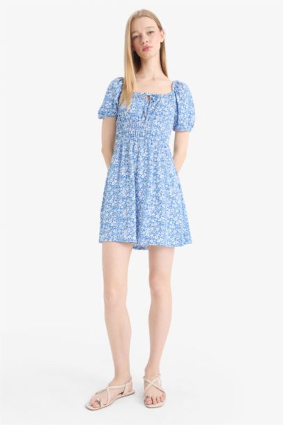 Kare Yaka Çiçekli Bürümcük Kısa Kollu Mini Yazlık Elbise