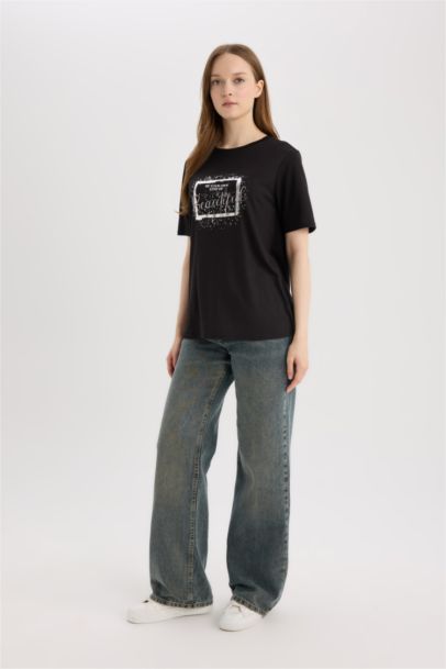 Traditional Regular Fit Crew Neck Short Sleeve T-Shirt