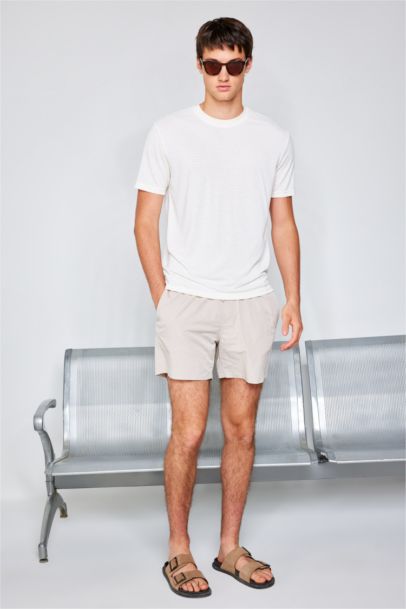 شورت بحر قصير ببطانة شبكية