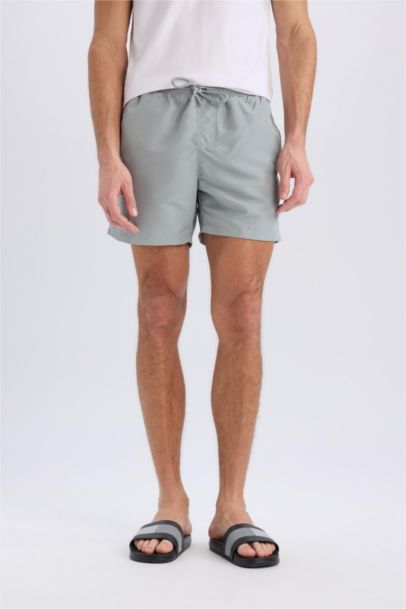 شورت بحر قصير ببطانة شبكية