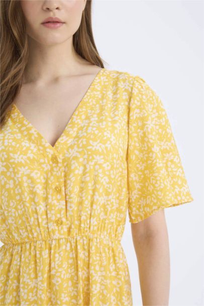 A Cut V-Neck Butterfly Sleeves Dress