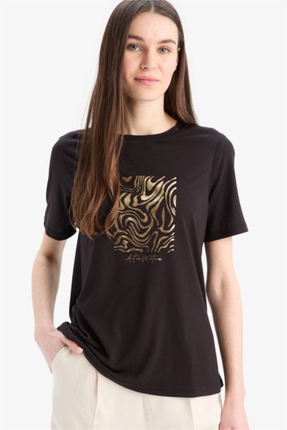 تي شيرت نص كم قصة عادية بياقة مستديرة