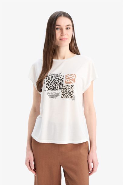 تي شيرت نص كم قصة عادية بياقة مستديرة