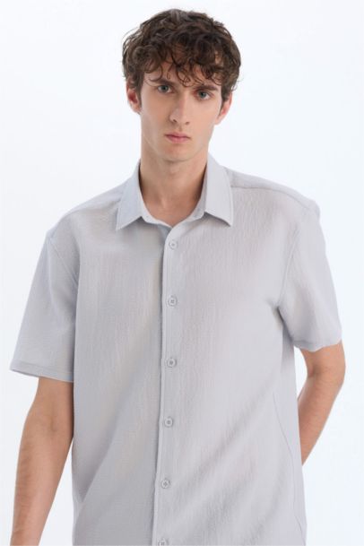 Летняя рубашка Regular Fit с кринкль-поло воротником и коротким рукавом