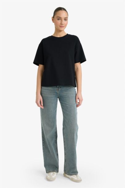 تيشيرت نص كم اوفر سايز برقبة مستديرة