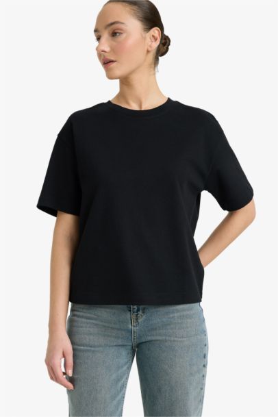 تيشيرت نص كم اوفر سايز برقبة مستديرة