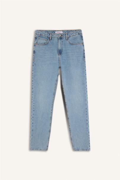 بنطرون جينز 90’S سليم فيت برجل ضيق وخصر عالي