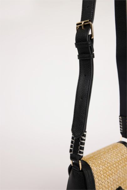 Woman Straw Shoulder Bag
