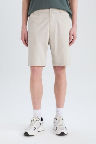 شورت برمودا من قطن قصة عادية