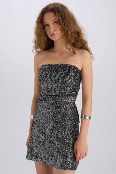 Straplez Payetli Kumaş Bluz