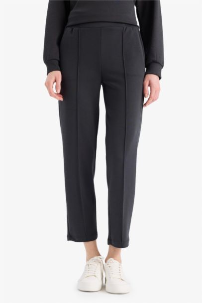 سروال قصة عادية