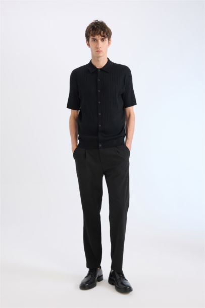 Футболка-поло стандартного кроя из трикотажа