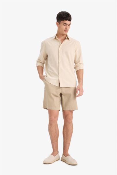 شورت برمودا قصة عادية منسوج