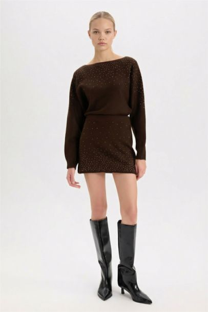 بلوفر قصة عادية  بأحجار و برقبة قارب