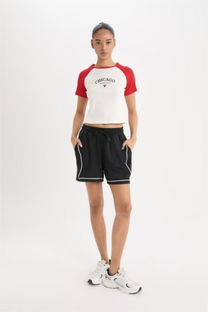 DeFactoFit NBA Chicago Bulls Узкая футболка с круглым вырезом и короткими рукавами