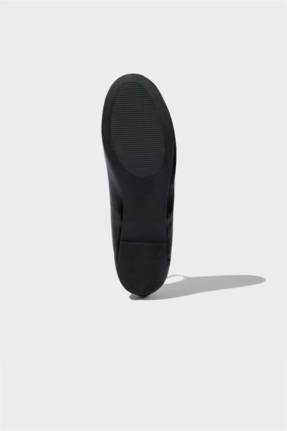 حذاء فلات نسائي بكعب مسطح