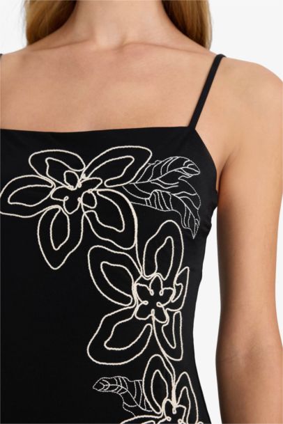 Regular Fit Nakışlı Askılı Mayo