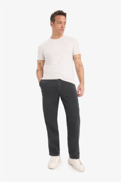 Slim Fit Dar Kesim Bisiklet Yaka Esnek Kumaş Kısa Kollu Tişört