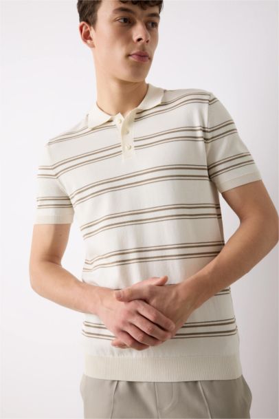 Regular Fit Polo Yaka Kısa Kollu Yumuşak Tuşeli Triko Tişört