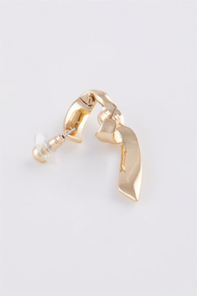 حلق ذهبي نسائي