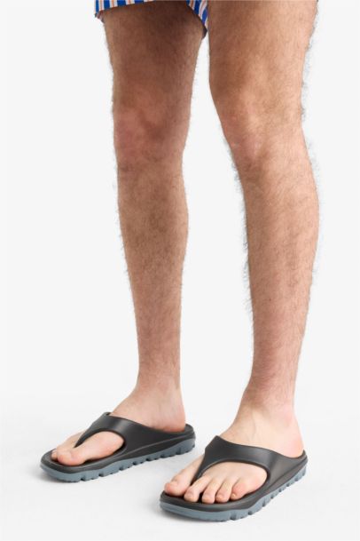 شبشب رجالي إيفا بكعب مسطح