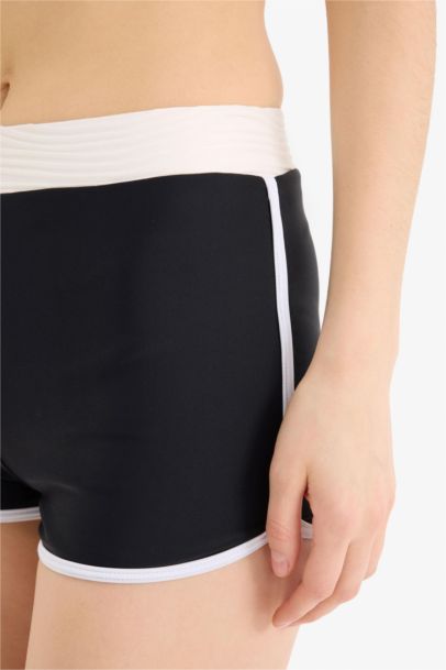 Нижняя часть бикини обычного кроя - Fall in Love